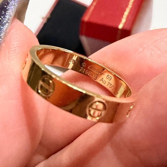 EUC AUTHENTIC CARTIER LOVE RING SMALL MODEL- 1 diamond 8 3/4 - Picture 15 of 16